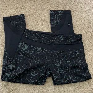Lululemon cropped leggings size 4